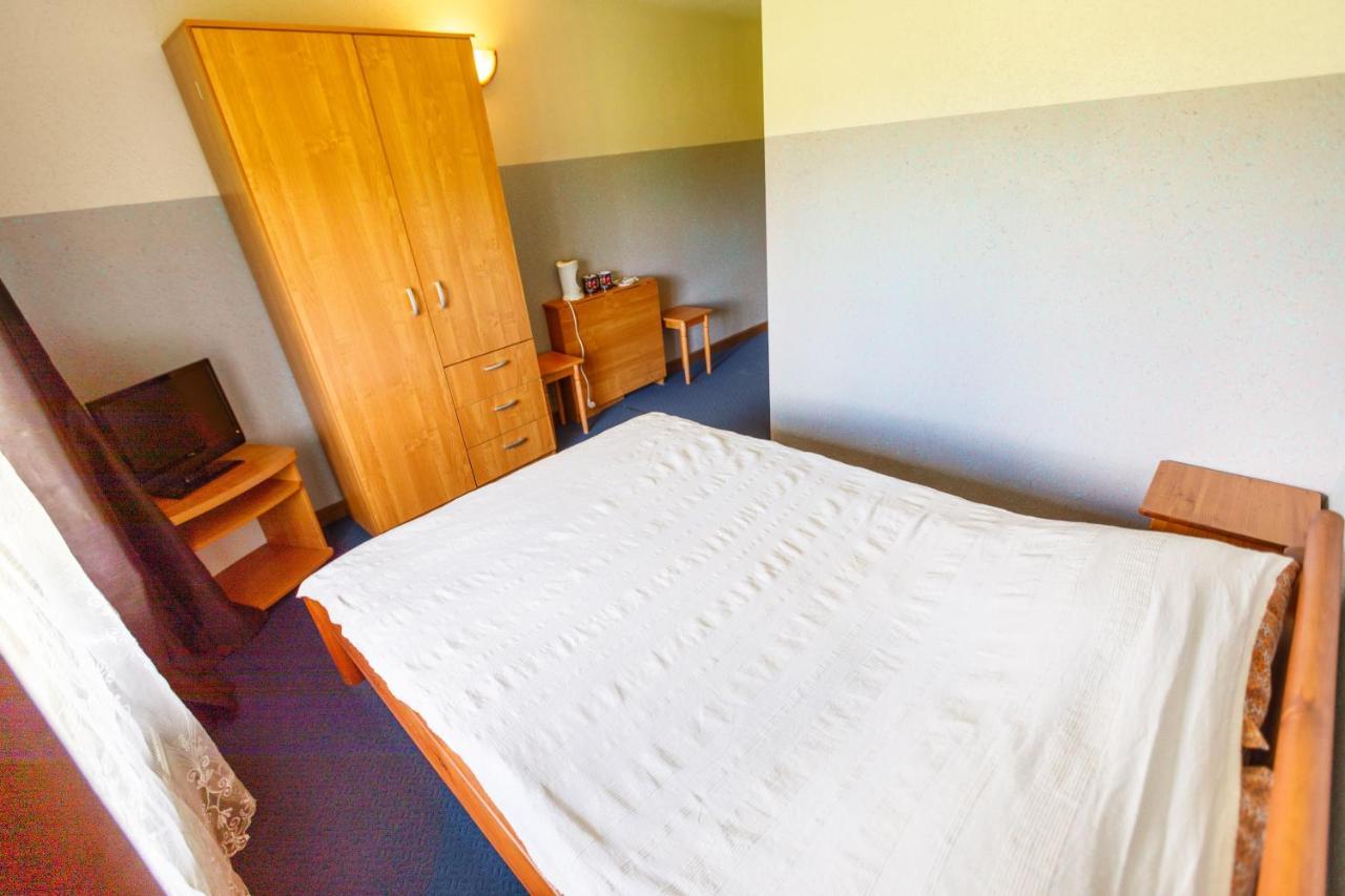 Viesu Nams “Dimantu Ferma” Hotel Ikšķile Eksteriør billede
