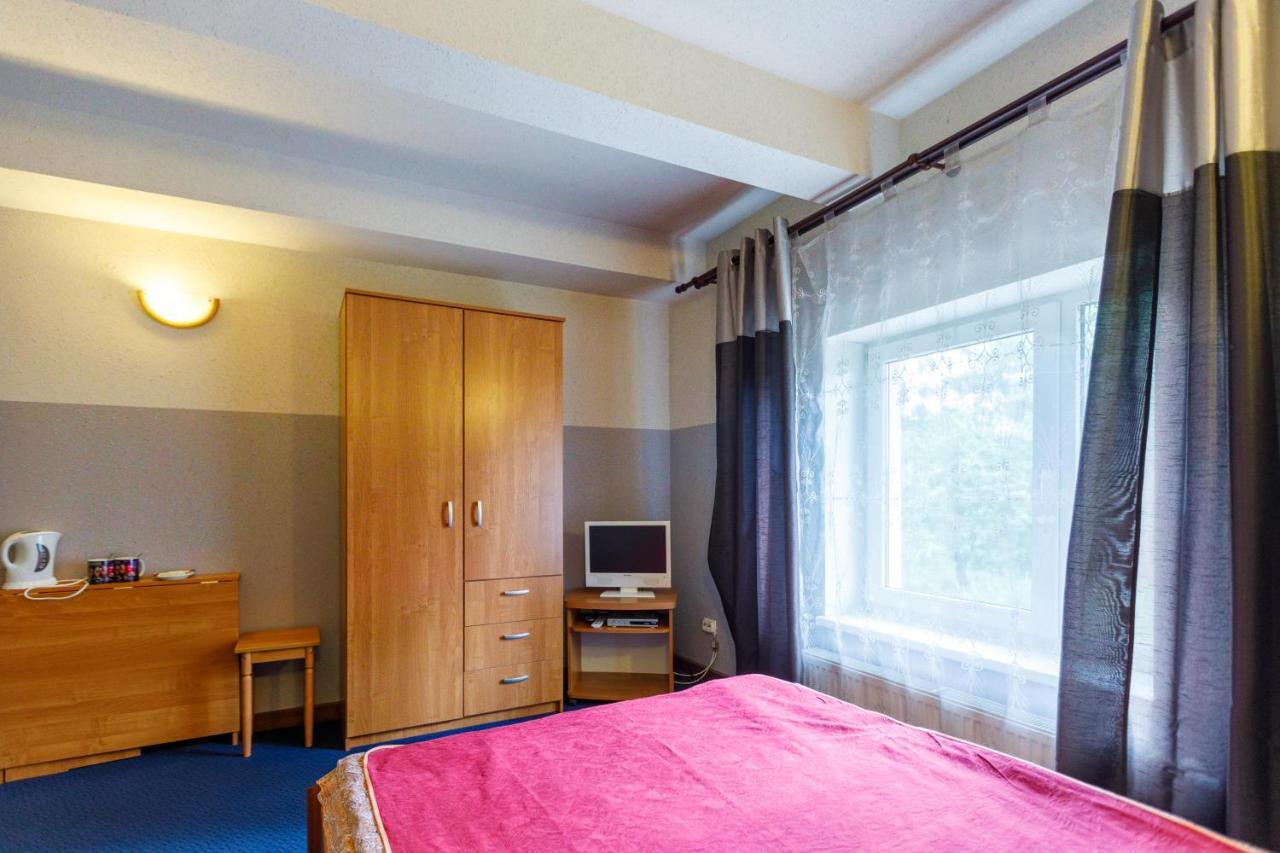 Viesu Nams “Dimantu Ferma” Hotel Ikšķile Eksteriør billede