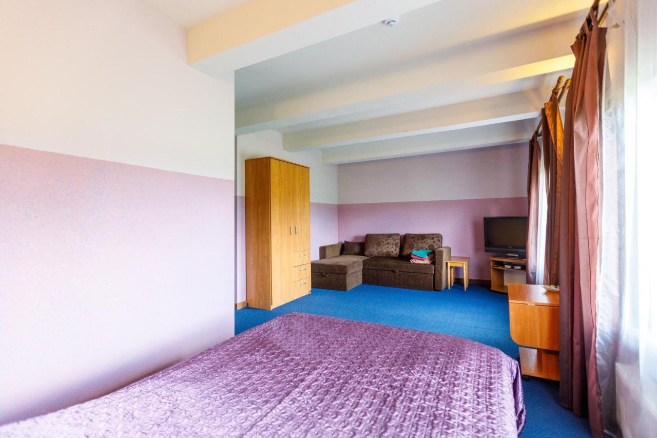 Viesu Nams “Dimantu Ferma” Hotel Ikšķile Eksteriør billede