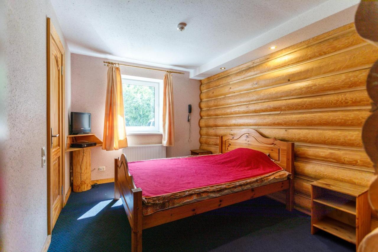 Viesu Nams “Dimantu Ferma” Hotel Ikšķile Eksteriør billede