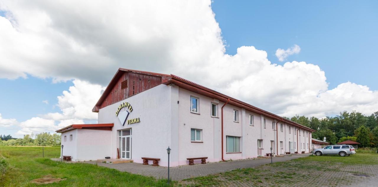 Viesu Nams “Dimantu Ferma” Hotel Ikšķile Eksteriør billede