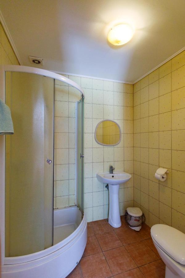 Viesu Nams “Dimantu Ferma” Hotel Ikšķile Eksteriør billede