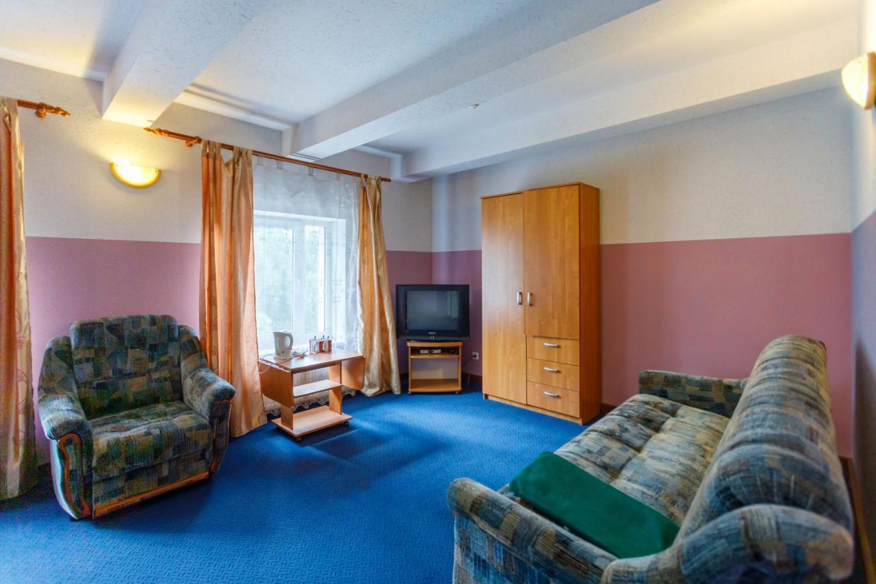 Viesu Nams “Dimantu Ferma” Hotel Ikšķile Eksteriør billede