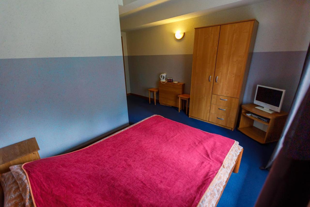 Viesu Nams “Dimantu Ferma” Hotel Ikšķile Eksteriør billede